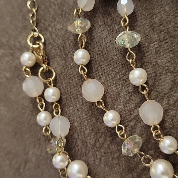 Faux Pearl Irridescent Opaque Pink Beaded Chain Necklace - Picture 3 of 8